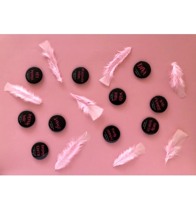 SİYAH FUŞYA TEMALI KİŞİYE ÖZEL DETAYLI İĞNELİ ROZET