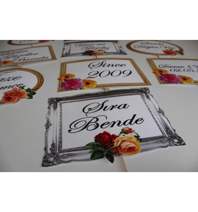 ÇİÇEK VE ÇERÇEVE DETAYLI NİŞAN EL PANKARTI SETİ