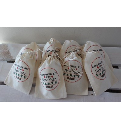 YENİ YIL BASKILI BEZ KESE HANGOVER SET