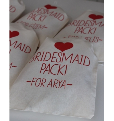 KIRMIZI BRIDESMAID PACK DETAYLI İSİM BASKILI HEDİYELİK BEZ KESE